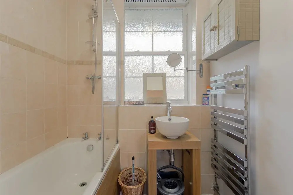2 Bedroom Apartment in Wapping