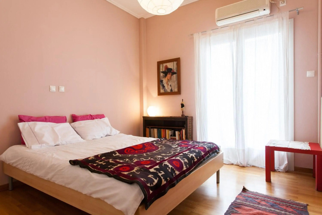 2 Bedroom Artist's Apartment - So Athens