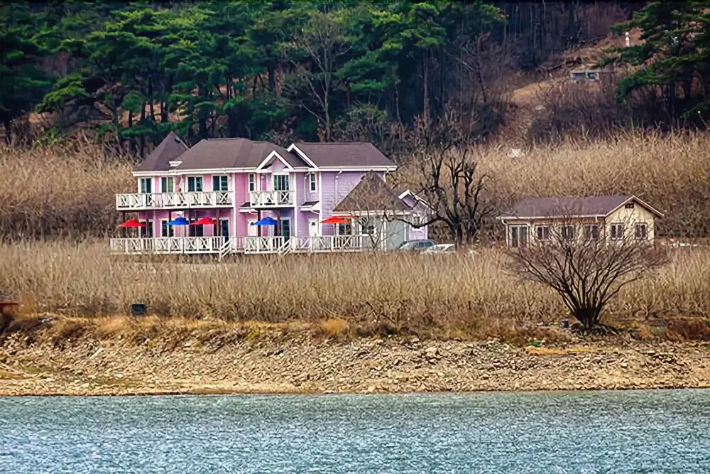 Buan Lakeside Pension