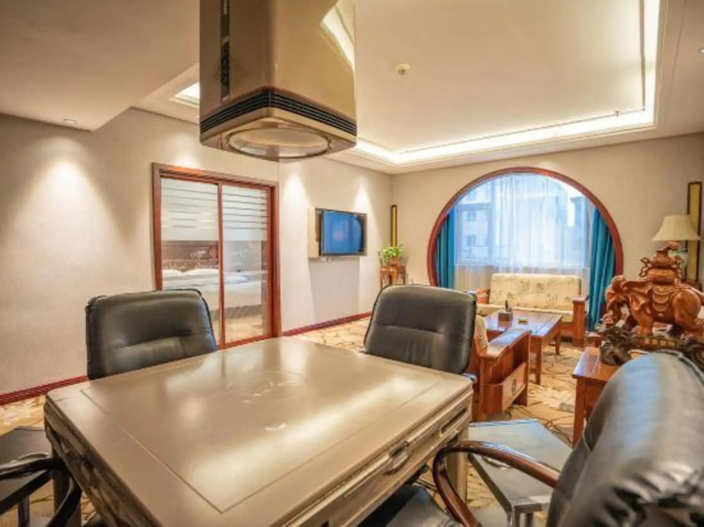 Tangyao Business Hotel