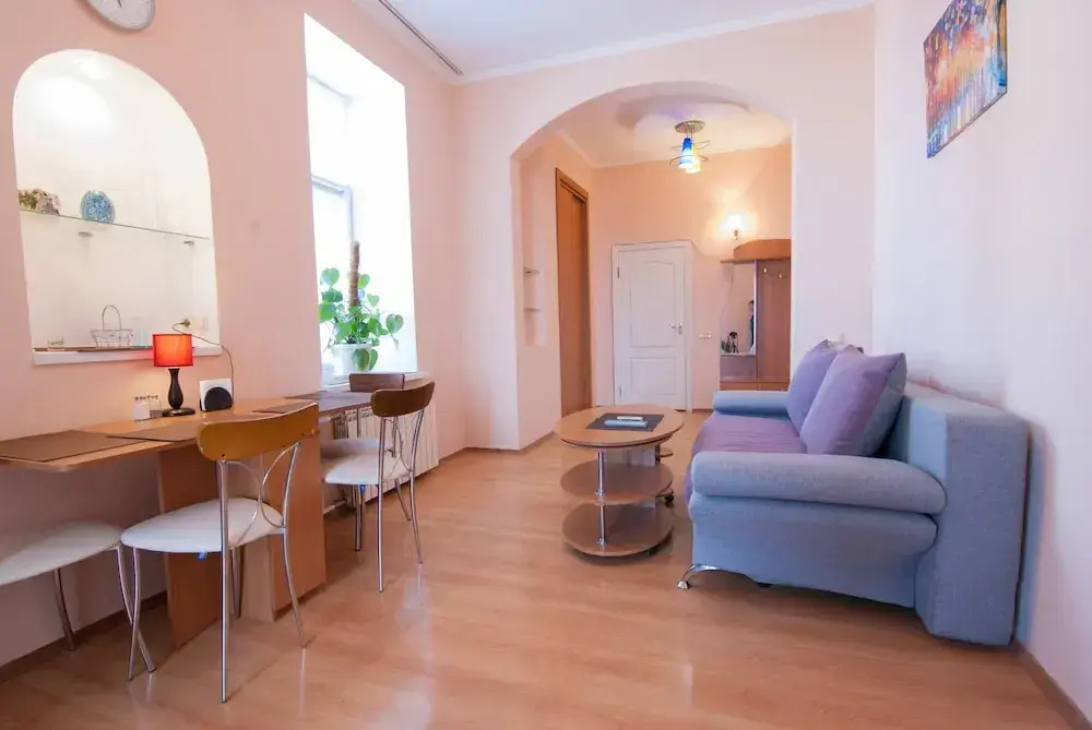 Апартаменты Home-Hotel, ул. Большая Житомирская, 6А