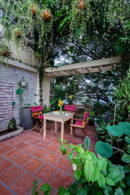 The Red House - Hostel