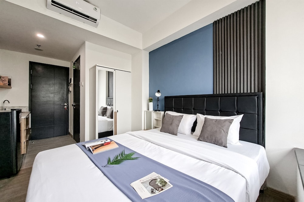 Blue Studio At Apartment Collins Boulevard