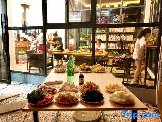 Qingling Shanju Inn