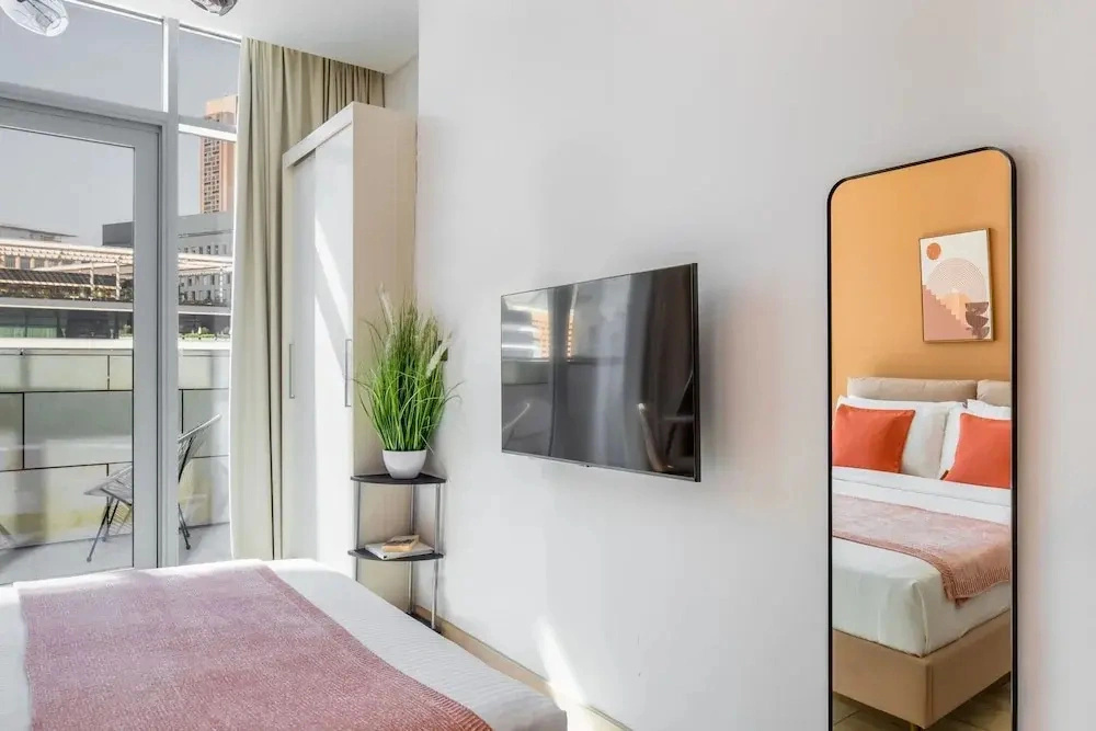 Silkhaus Balcony in Difc Cozy Studio Pool Gym