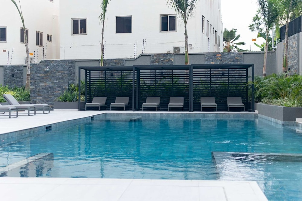 Peravi Suites at The Bantree