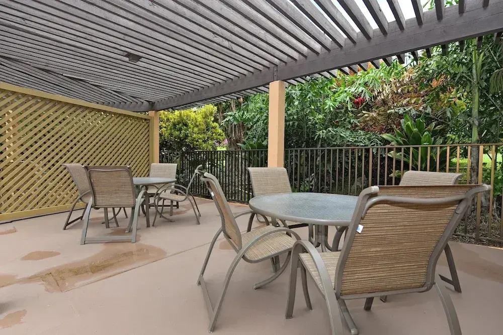 Tropical Oasis with Daily Activities - Spacious and Stylish Getaway