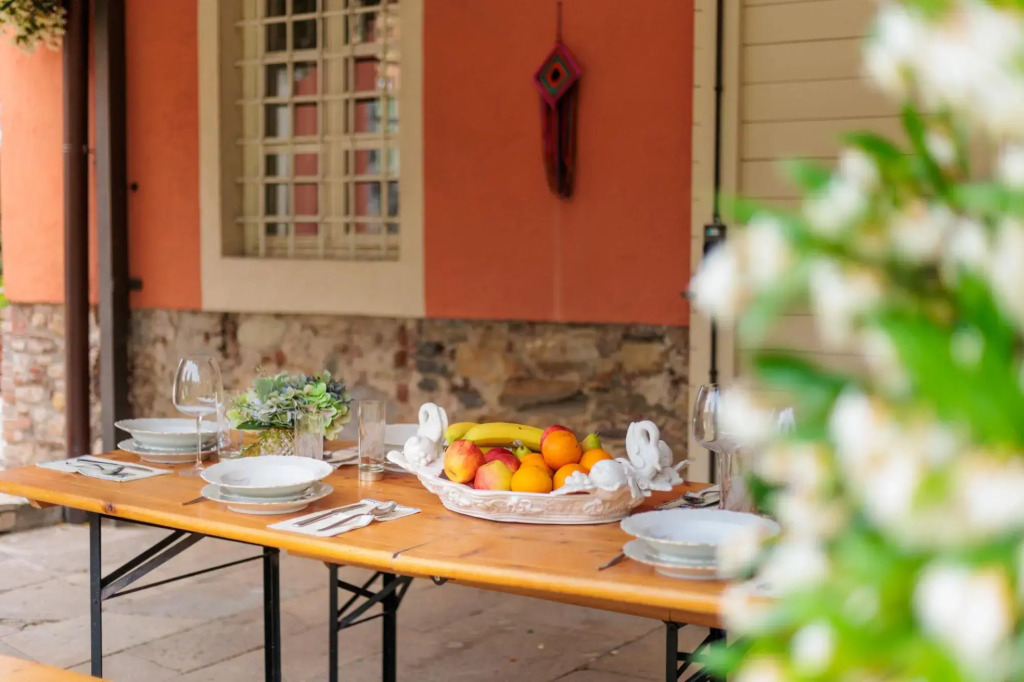 Badia Farmhouse in Badia Cantignano
