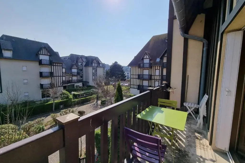 Nice 38 M2 Bright With Balcony Near The Sea