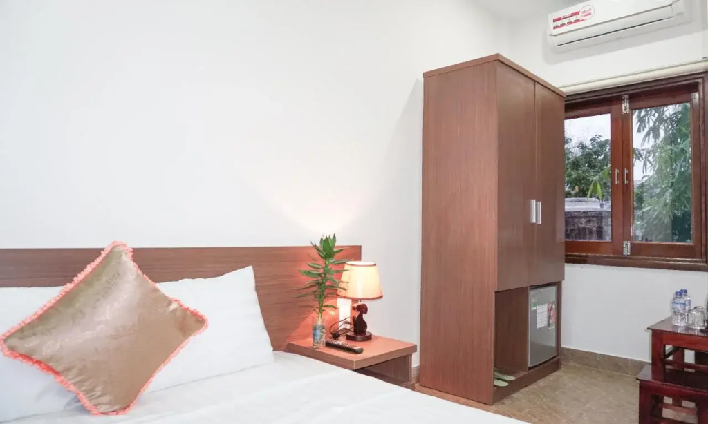 Hưng Long Hostel