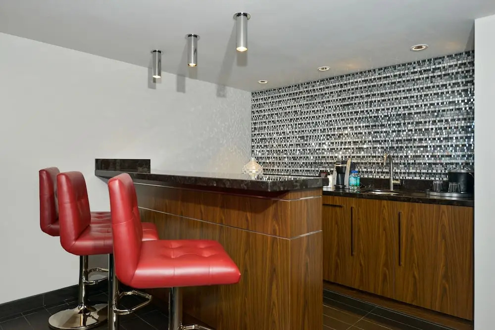 D Bar