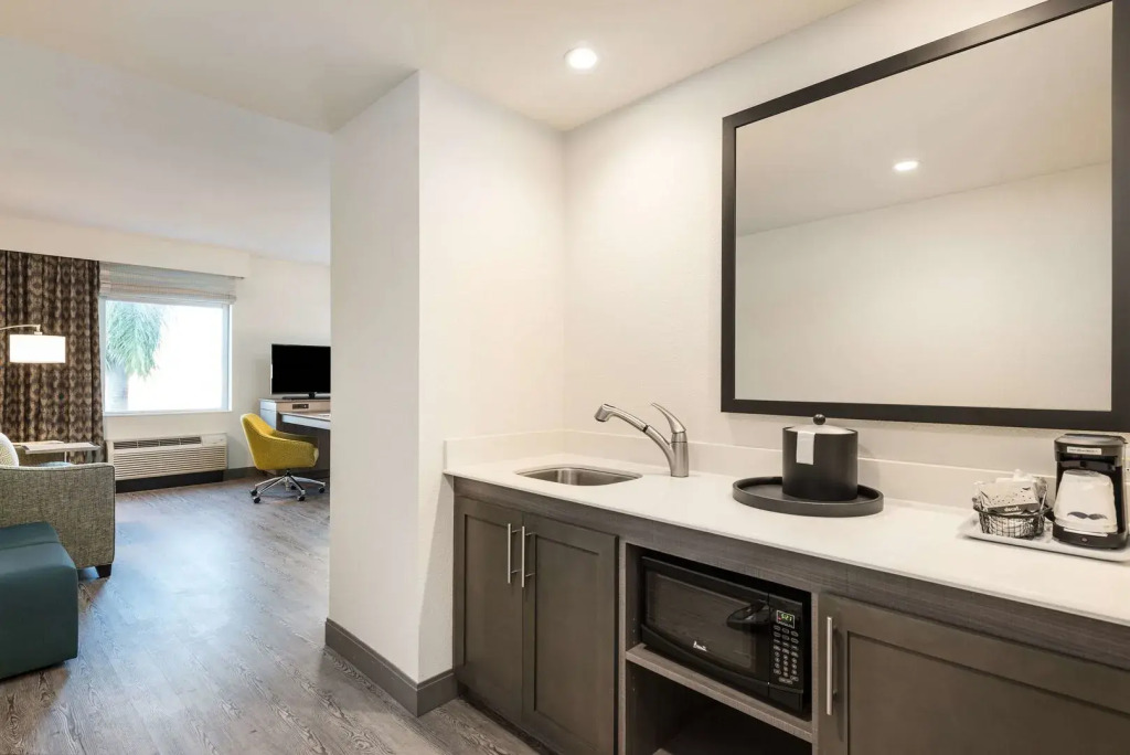 Hampton Inn & Suites Miami Wynwood Design District, FL