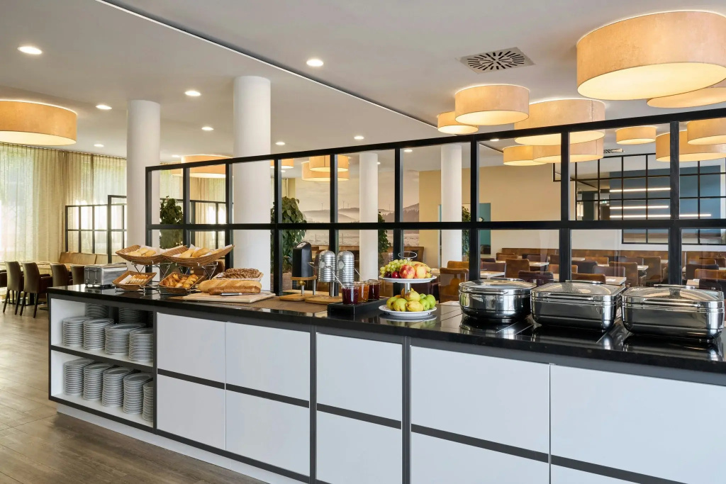 Отель Four Points Flex by Sheraton Goettingen