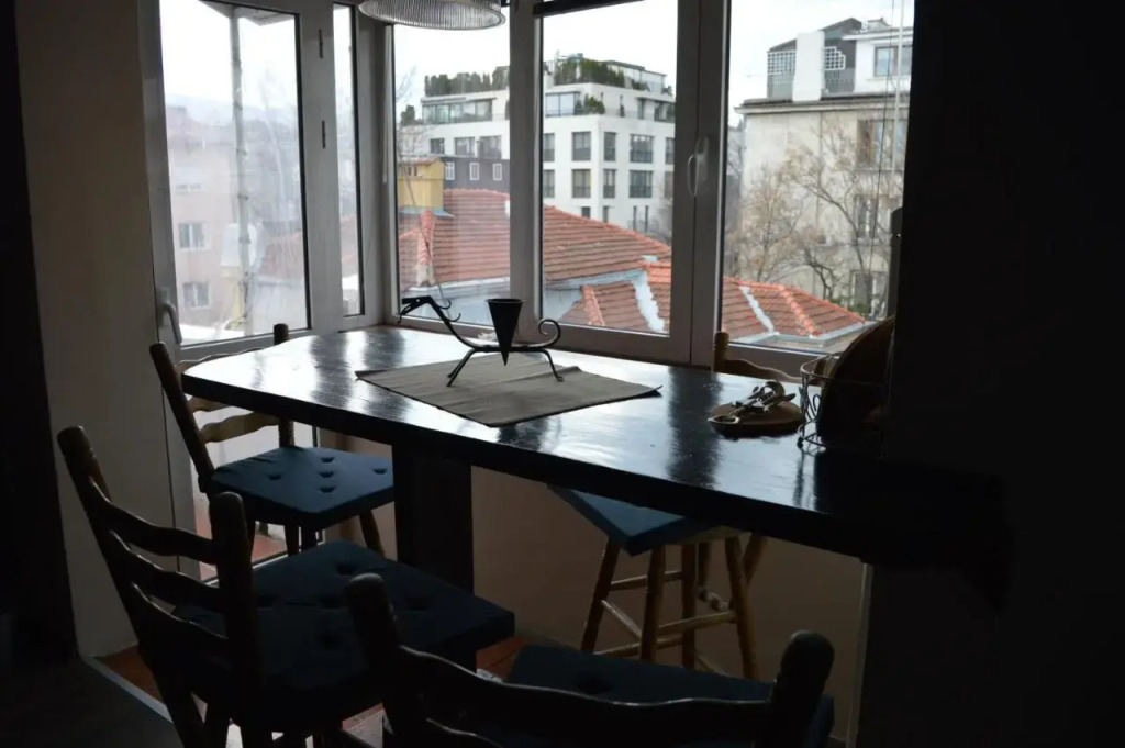 Atelier 9 - Art Mansard Studio