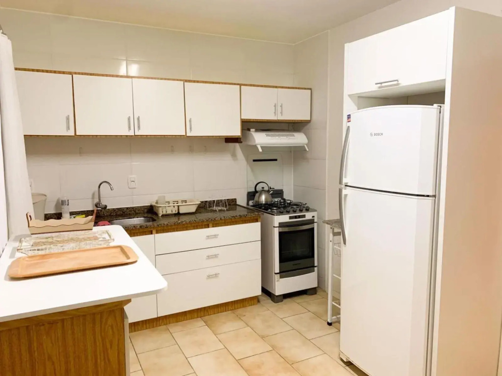 Apartamento Itapema na Av principal à 50 m da praia