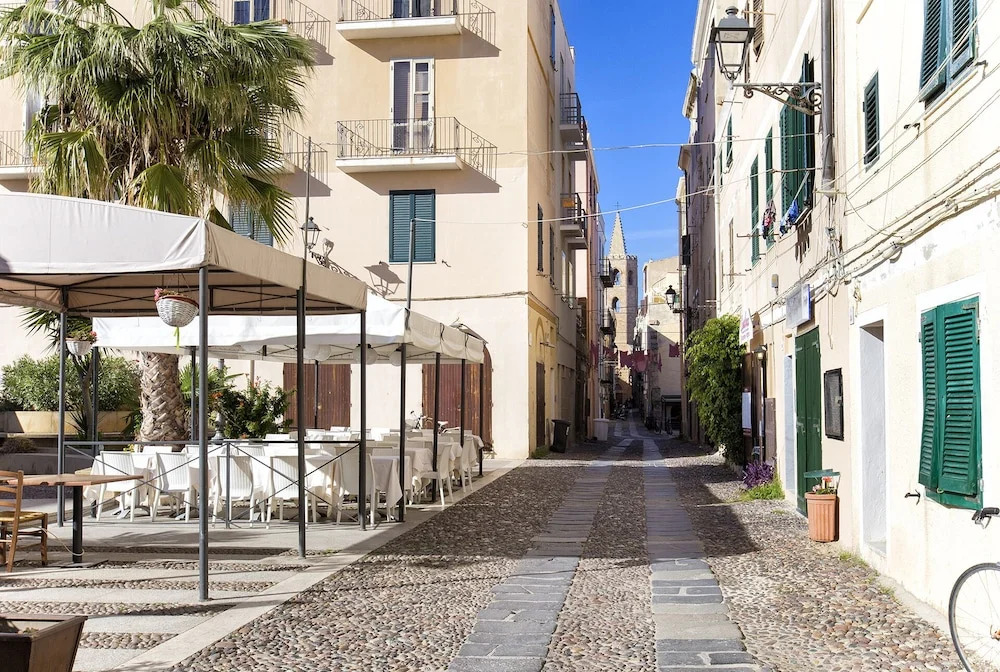 Best Located in Alghero old Town Steps to sea Attic Emerald