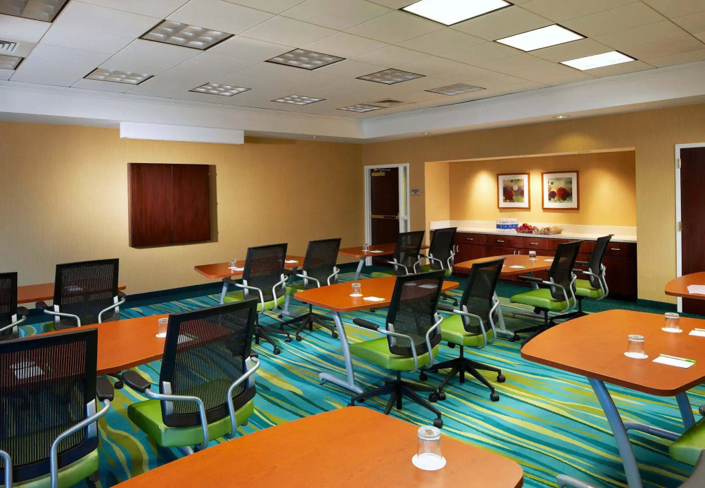 Fairfield Inn & Suites by Marriott Newark Liberty International Airport