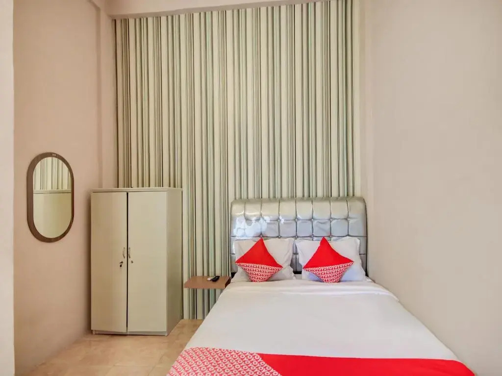 RedDoorz at Sonya Homestay Tebing Tinggi