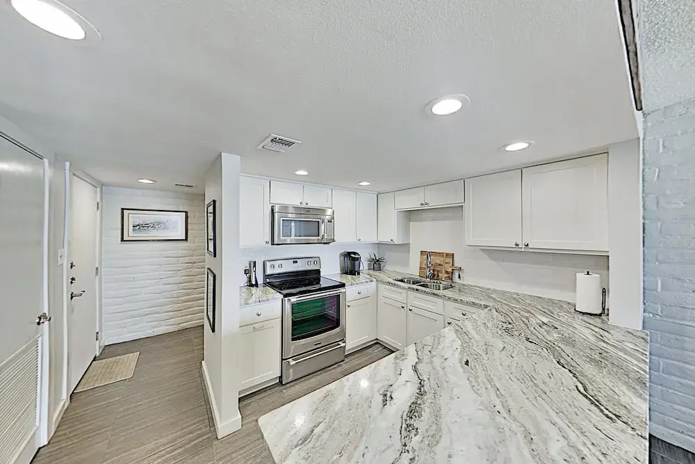 Remodeled Gulf-front Getaway W/ 2 Pools & Tennis 1 Bedroom Condo