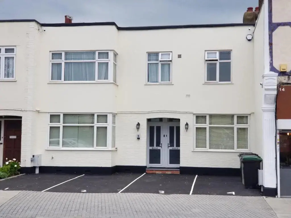 London Luxury Apartments 1min walk from Underground, with FREE PARKING FREE WIFI