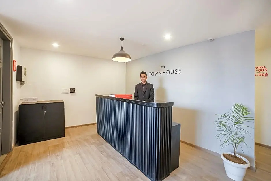 FabHotel Comfort Residency I - Nr Artemis Hospital Gurgaon