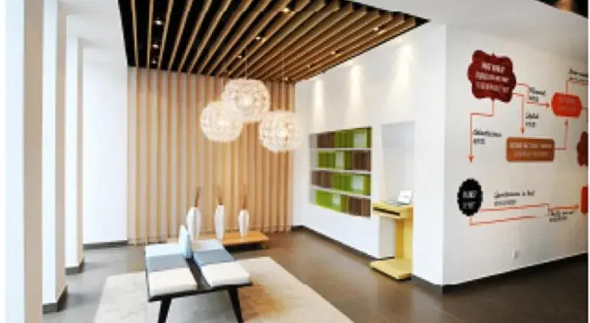 Motel 168 Shenzhen Futian Port Guihua Road Branch