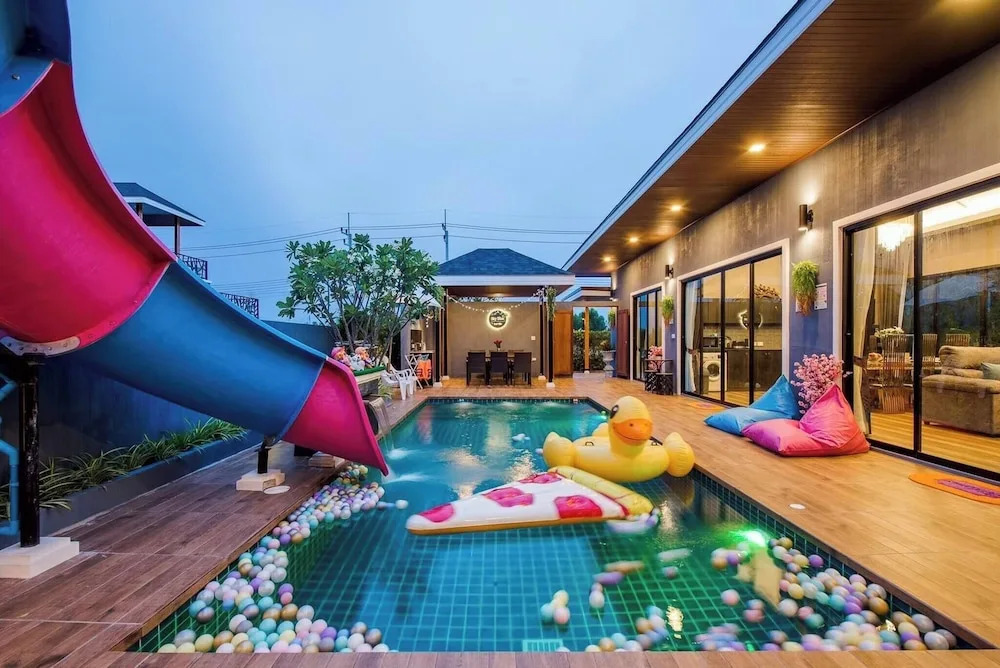 Sky Blue Private Pool Villa, Near Cham Am Beach