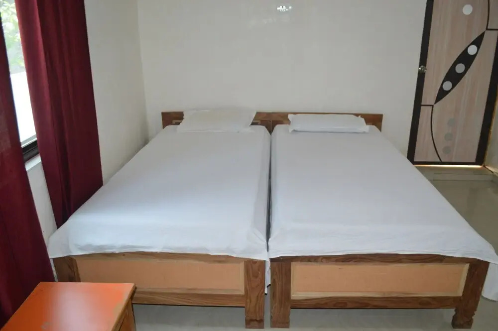 Middle Way Home Stay