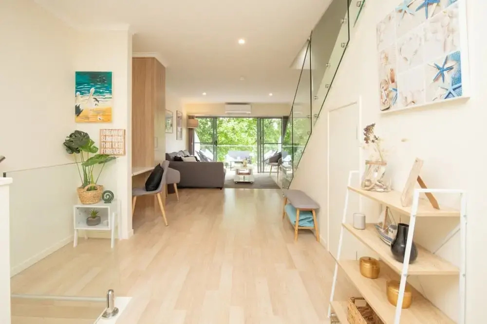 Generous 2-bed Townhouse With A Private Balcony