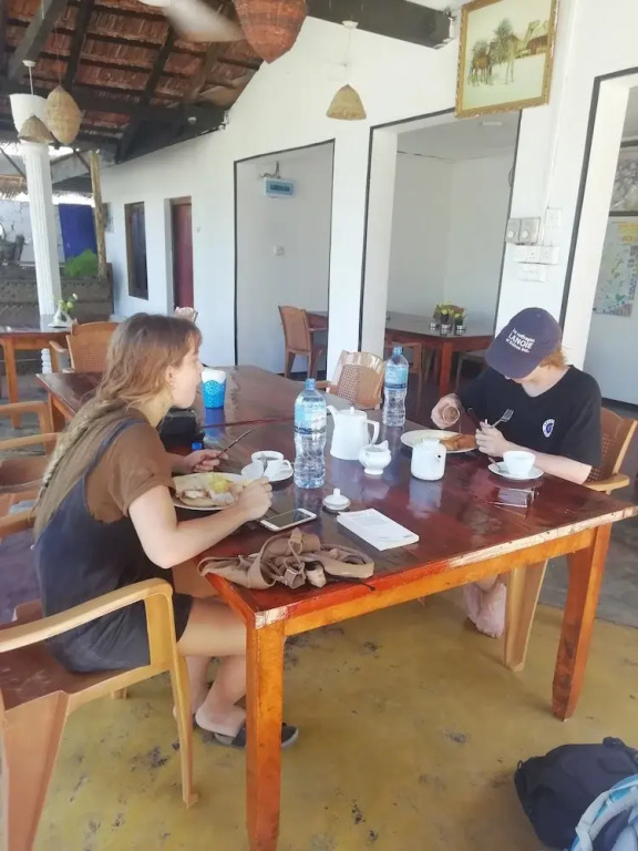 Bay Dreams Beach Hotel & Surf Camp