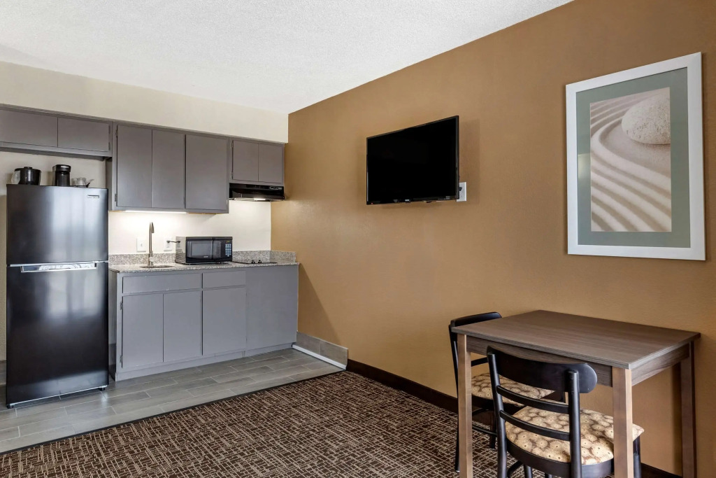 Quality Inn & Suites Spring Lake - Fayetteville near Fort Bragg