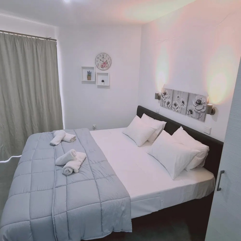 100 AN - Napa Living 20