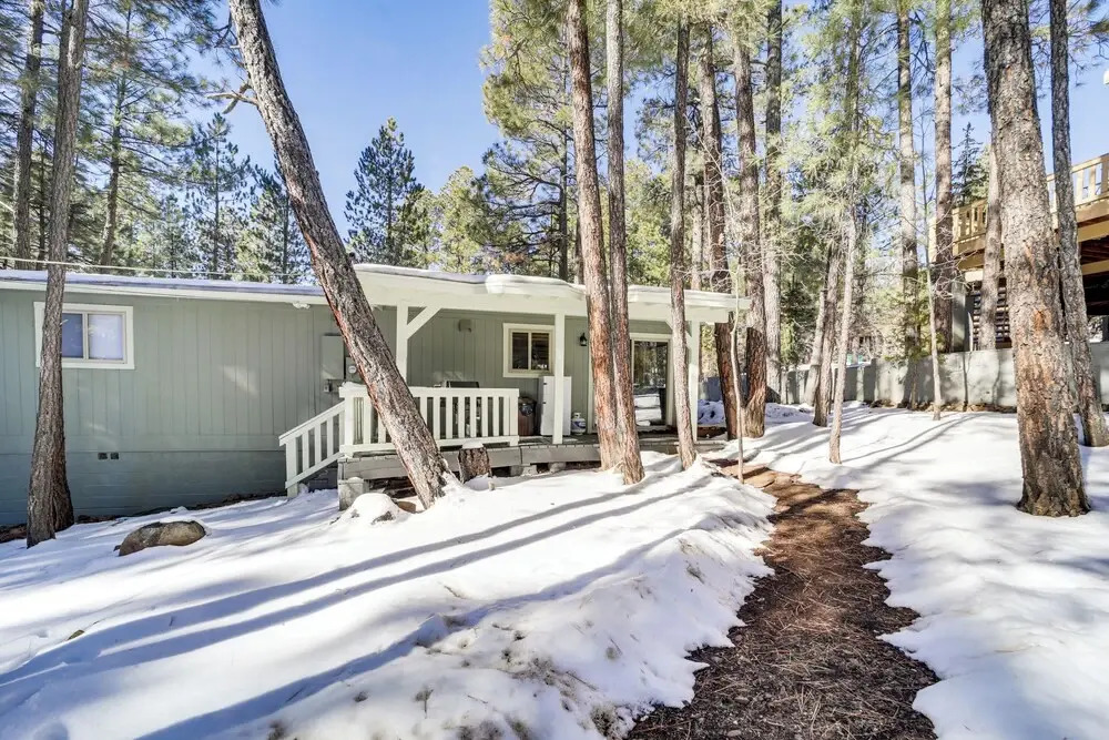 Deck & Fire Pit: Modern Munds Park Retreat!