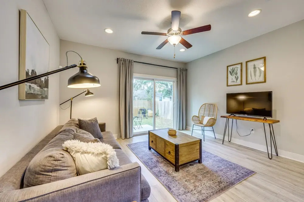 Pet-friendly Townhome, 1 Mi to Southbank Riverwalk