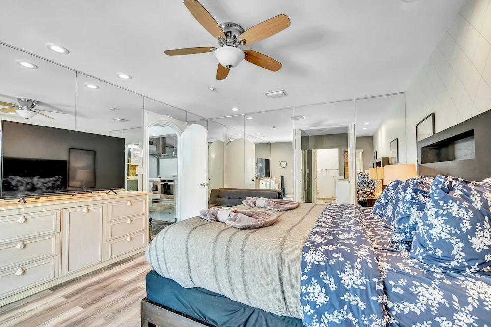 Casa Flamingo Intracoastal Front with Heated Pool