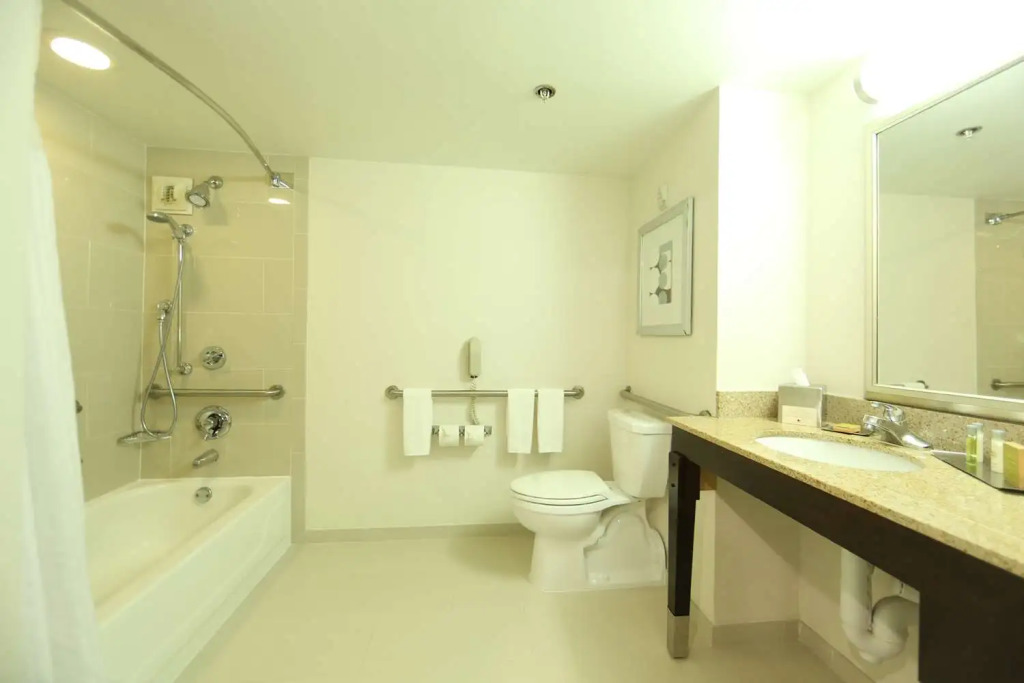 DoubleTree by Hilton Dearborn