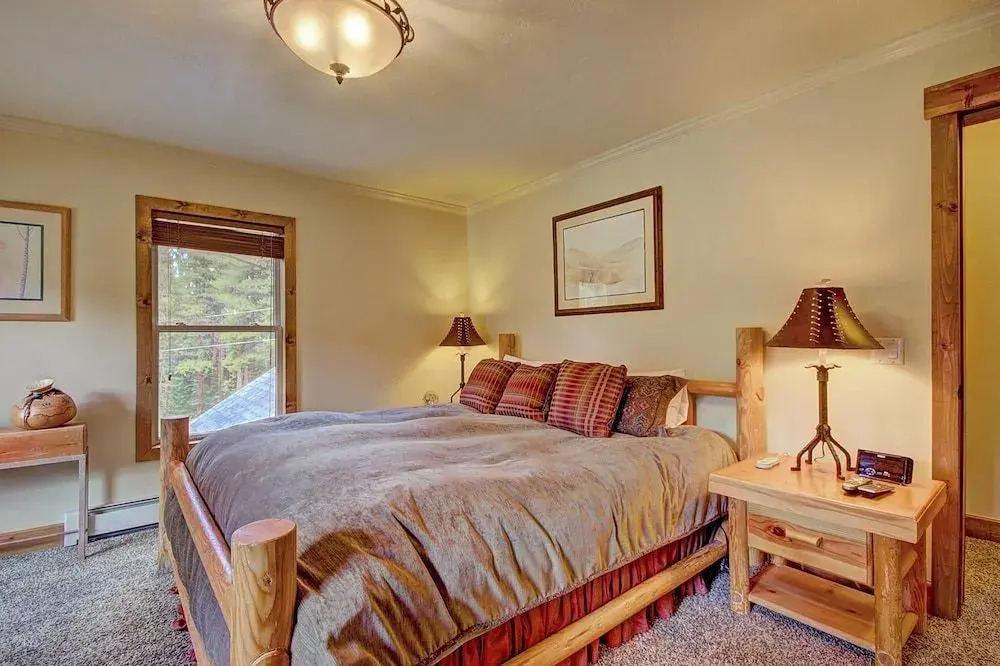 Grey Squirrel Lodge