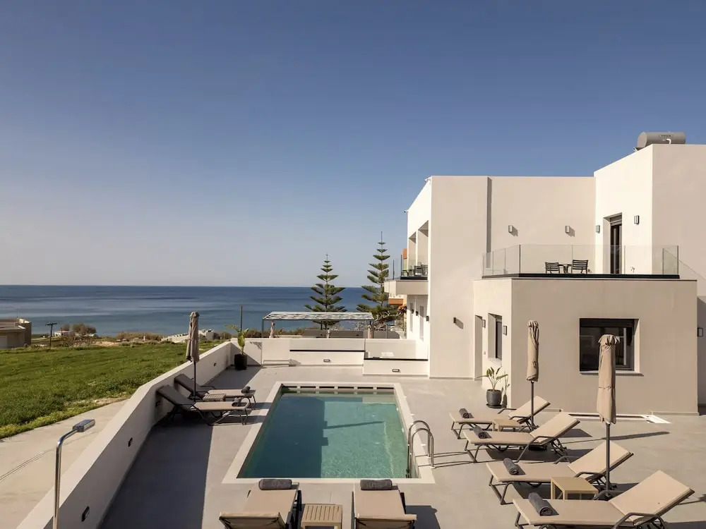 Villa Solaire - With 2 Private Pools & Sauna