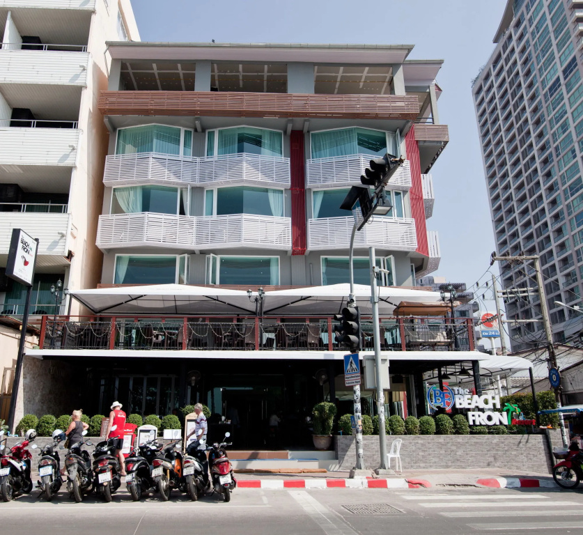 The Beach Front Resort, Pattaya
