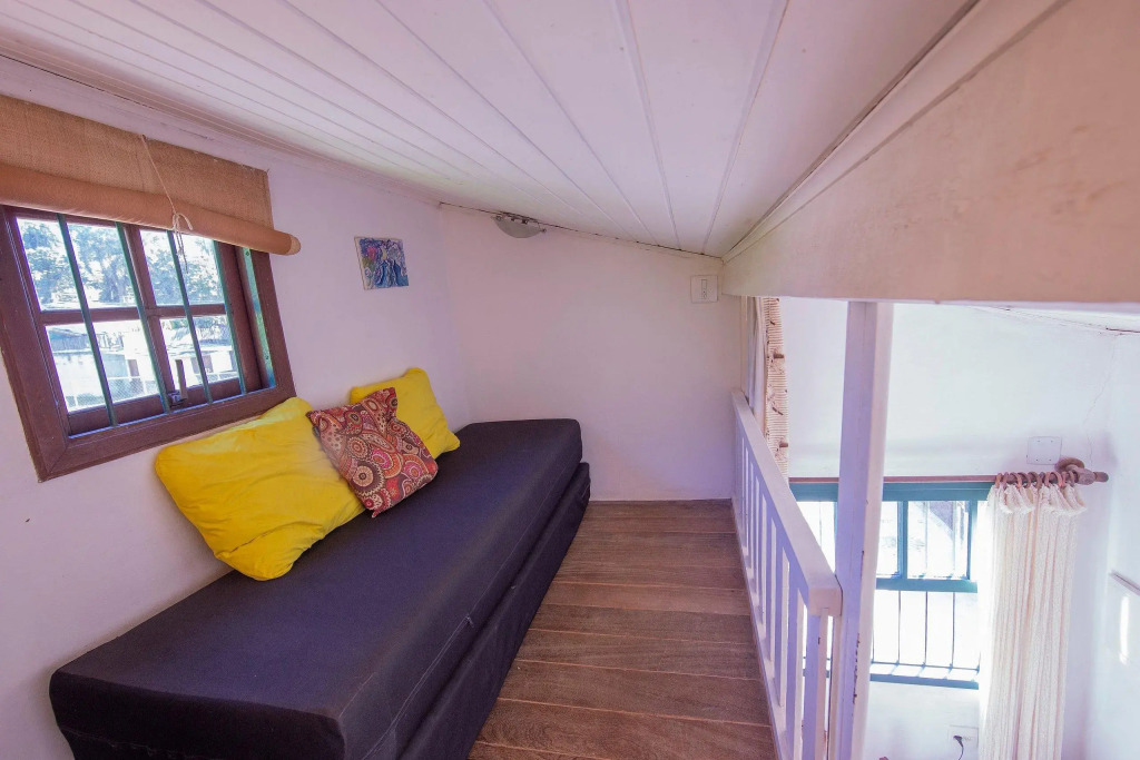Casa Com Piscina A 100 M. De Camburizinho