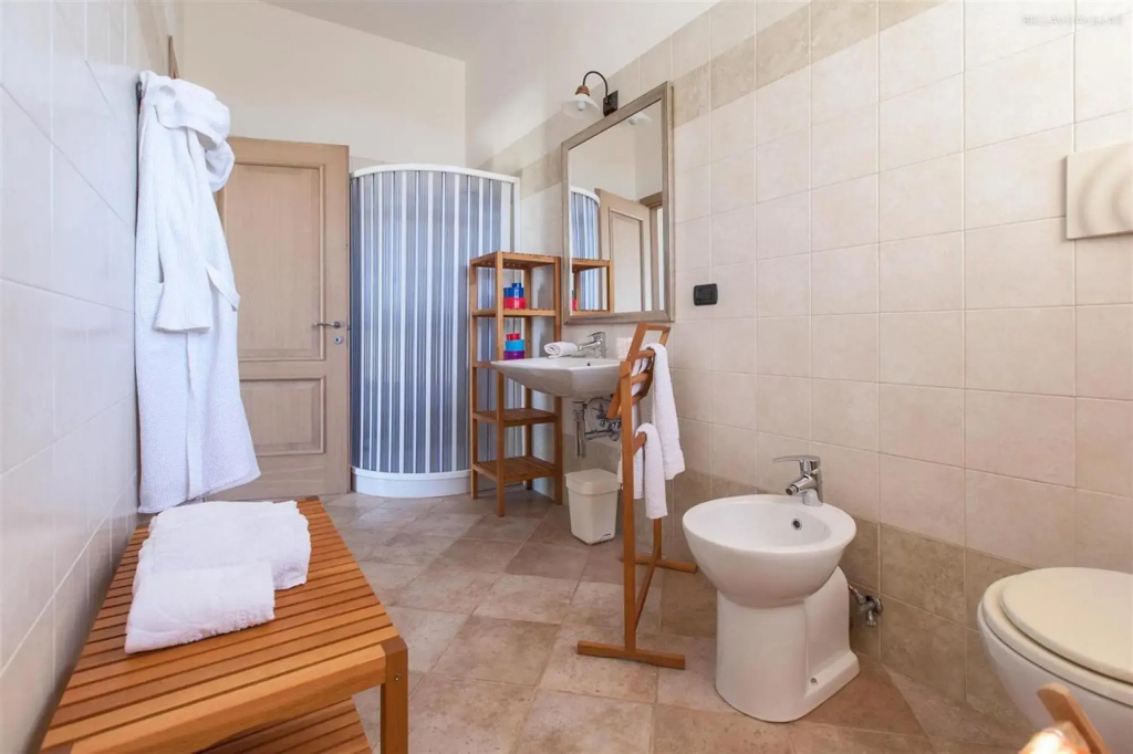 296 Casale Tipico con Piscina a Santa Maria al Bagno