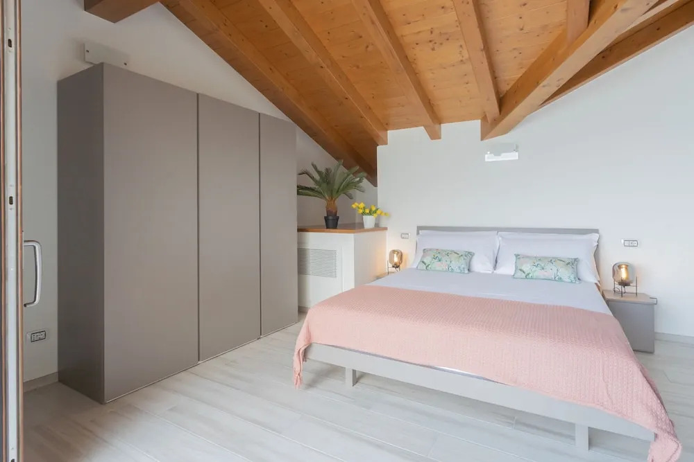 Dream Lake Apartments
