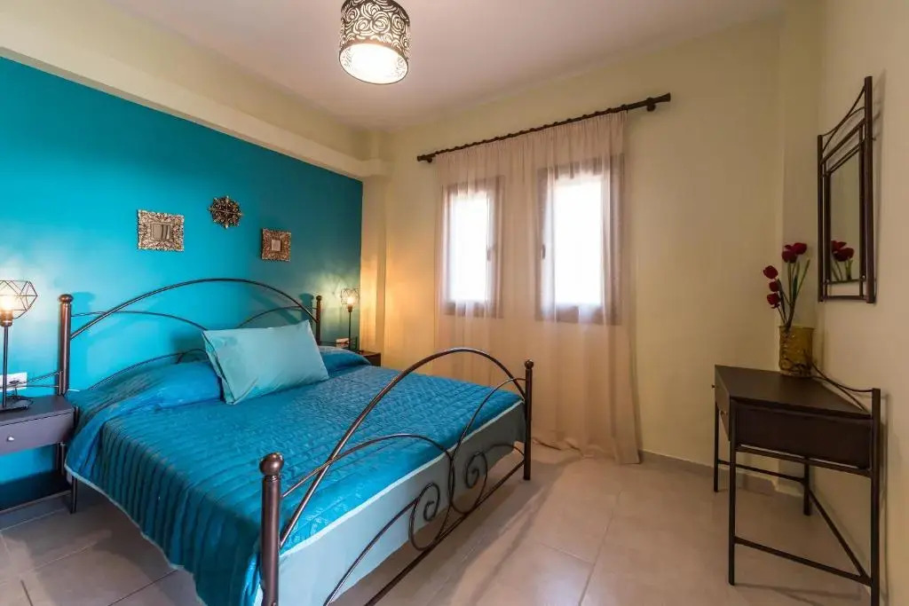 Roxanis Apartments