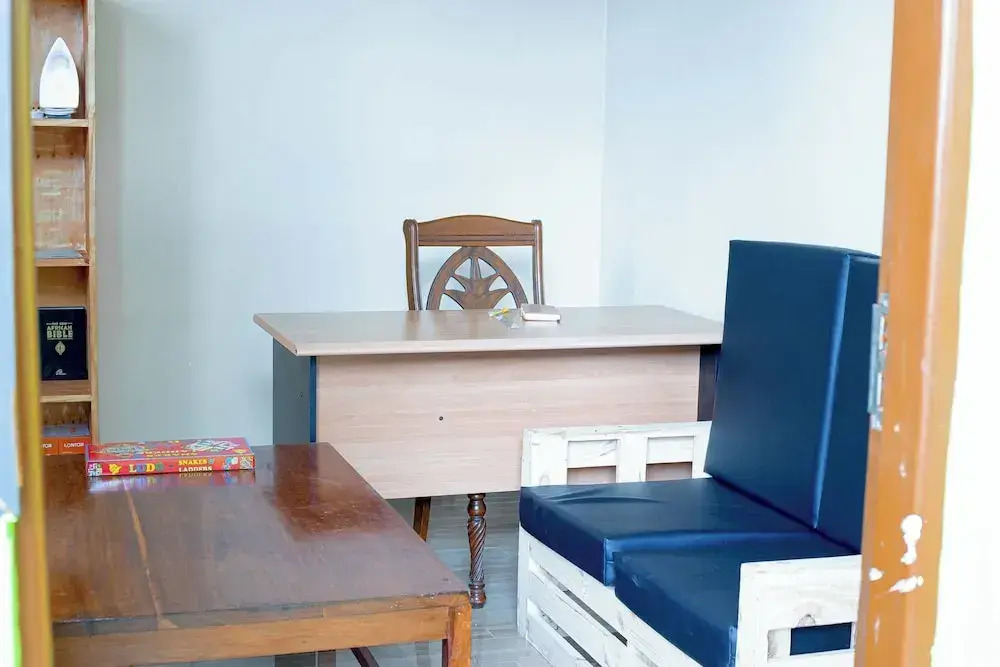 L&j modern backpackers BnB