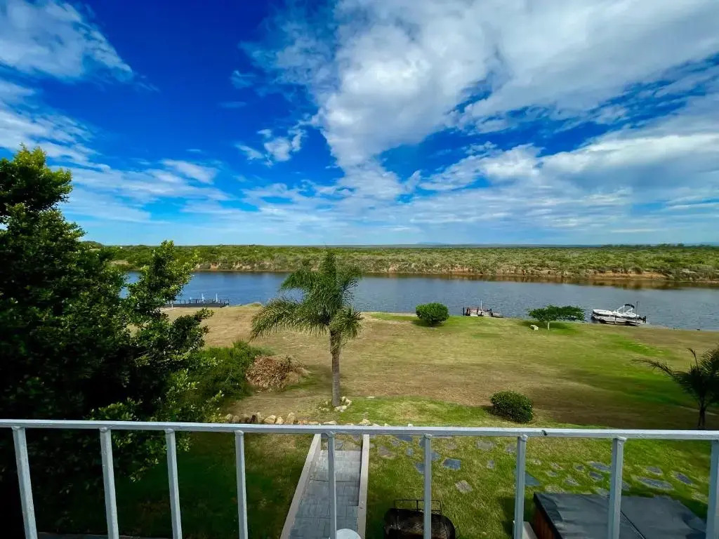 10 on Aquavista Addo River View Villa
