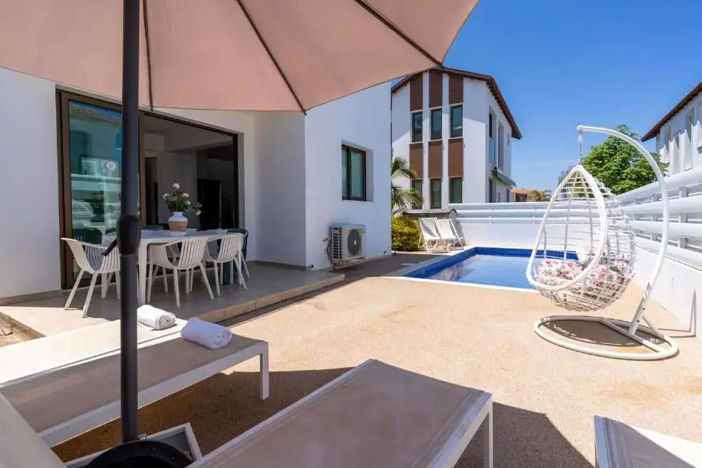 Sea La Vie 3-BR Villa in Protaras