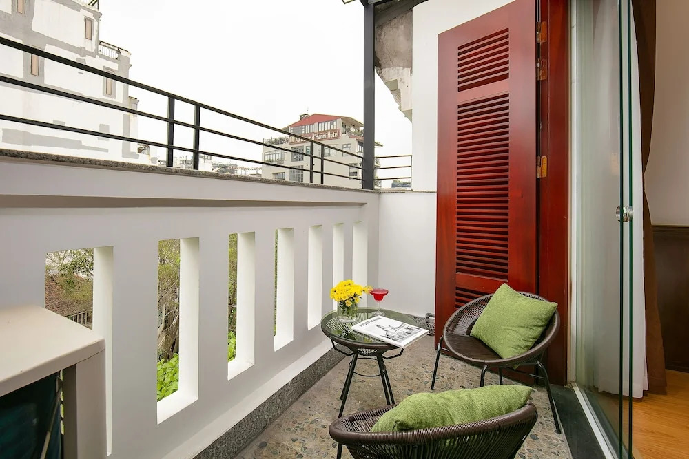 Tunger Premium Hotel & Travel