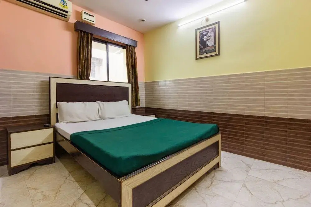 Spot On 46066 Hotel Azizia Residency