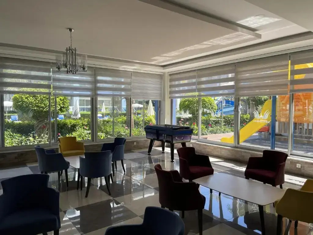 SA Apartments! 300m to the Beach