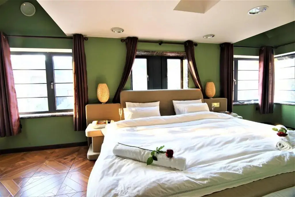 Belmont Penthouse Apartment